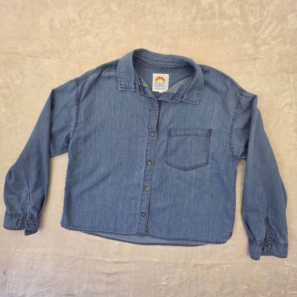 C&C California Chambray Button Up Shirt Women Medium Blue Lightweight Denim Casu